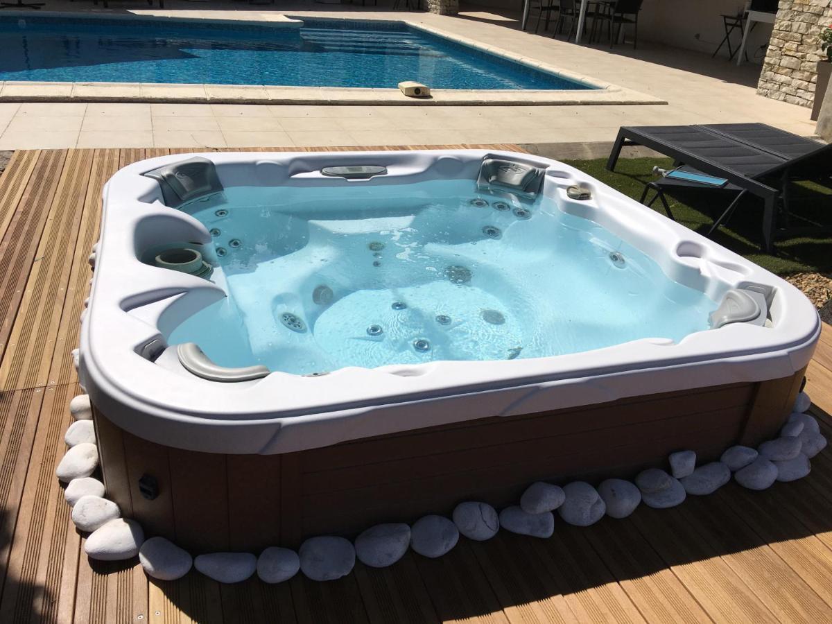 La Villa Mediterranee Wellness Spa PiscineSaint-Drezery エクステリア 写真